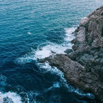 海伦钢琴定增背后：业绩指标险触*ST可股价离奇暴涨 新掌门钱从何来？