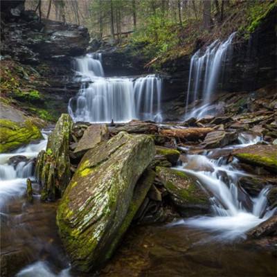 美国一炼油厂爆炸起火!伊朗向以色列发动新一轮导弹袭击,导弹突破以多个导弹防御系统