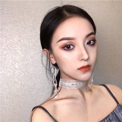 重庆警方通报“小区有人高空撒钱”